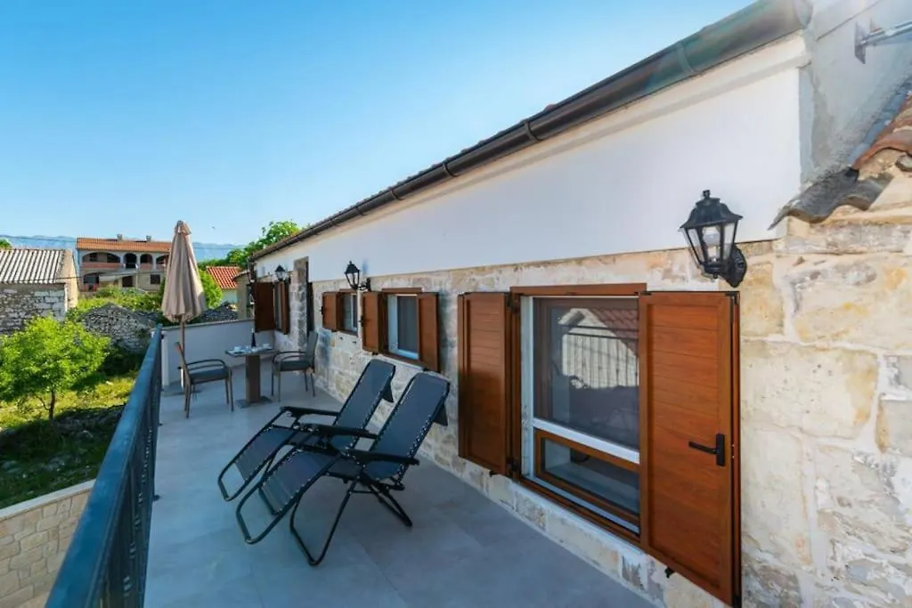 Holiday Home With Jacuzzi - By Ta Leut Agency Slivnica